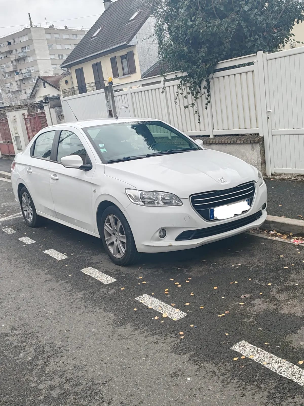 Peugeot 301 c-Elysée 1.6 hdi 92cv · photo 1