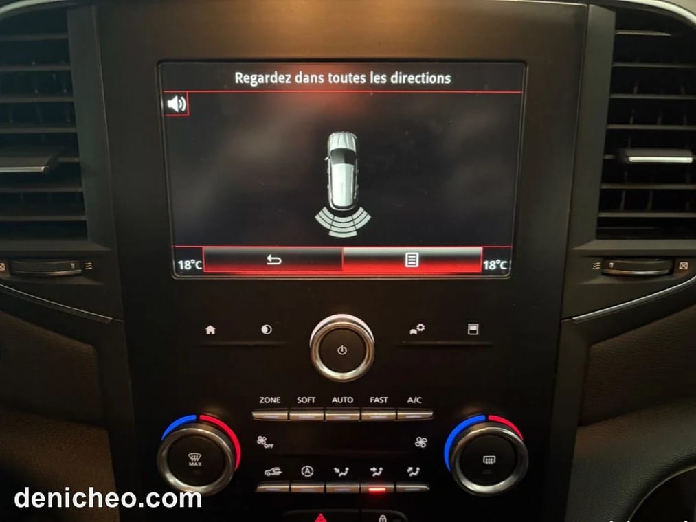 RENAULT MEGANE IV ESTATE 1.5 dCi 90ch / CARPLAY · photo 23