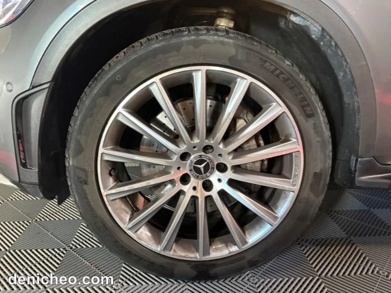 MERCEDES GLC COUPE 220d 9G-Tronic 4Matic AMG Line · photo 16