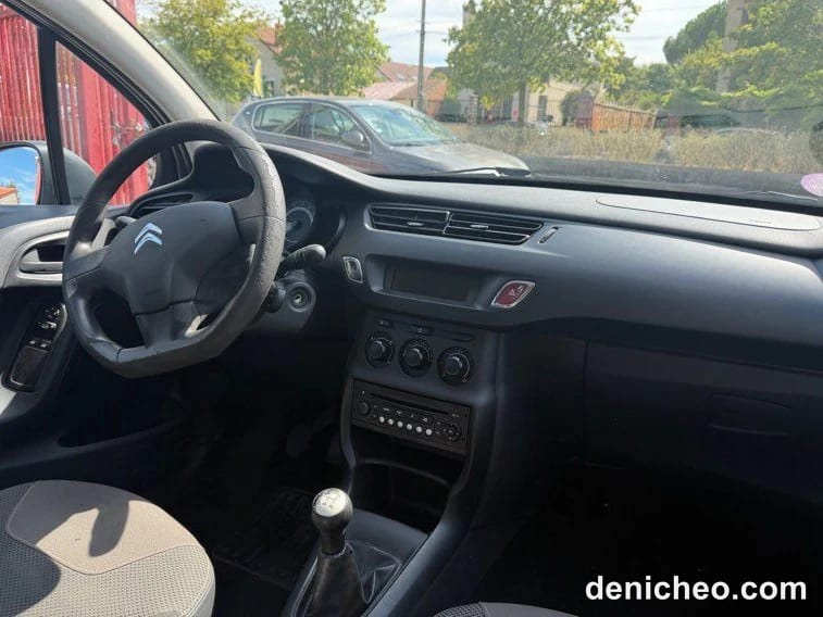 Citroën c3 II (2) 1.0 Vti 68 attraction · photo 7