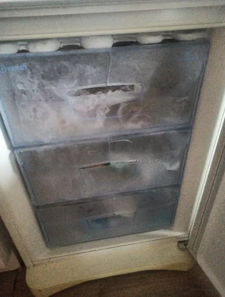 Réfrigérateur congélateur Indesit · photo 4
