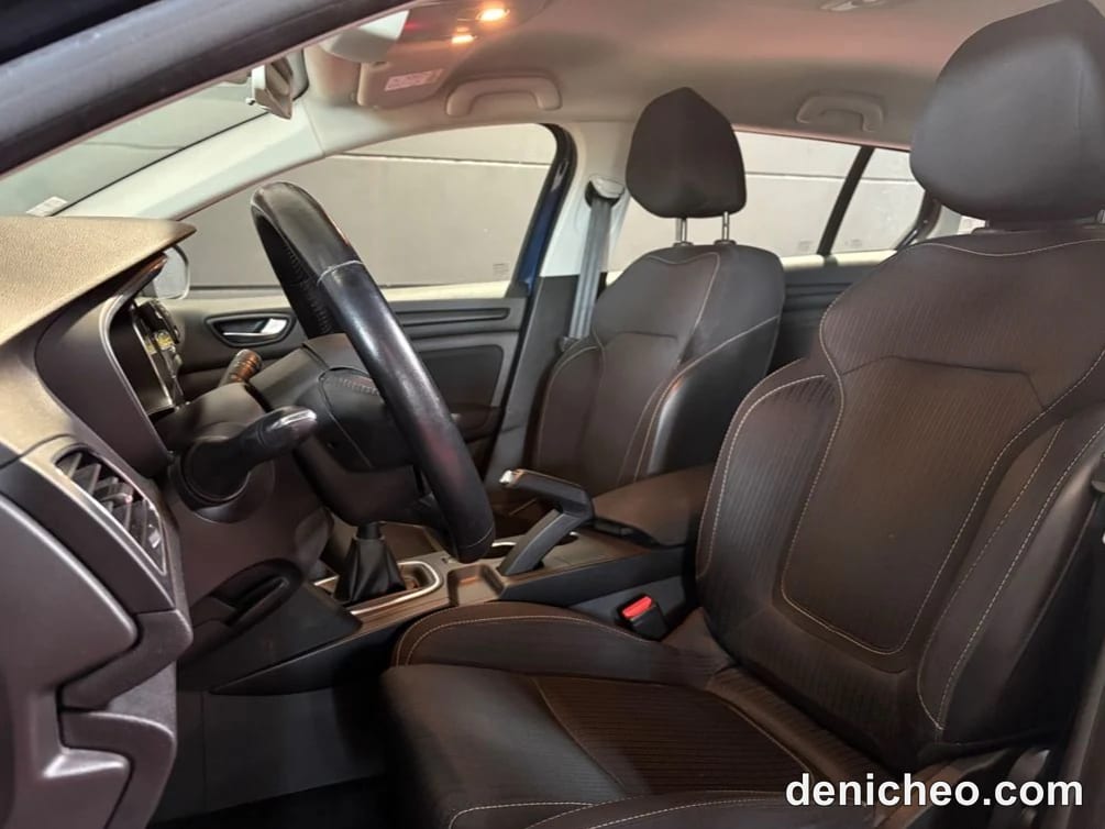 RENAULT MEGANE IV ESTATE 1.5 dCi 90ch / CARPLAY · photo 14