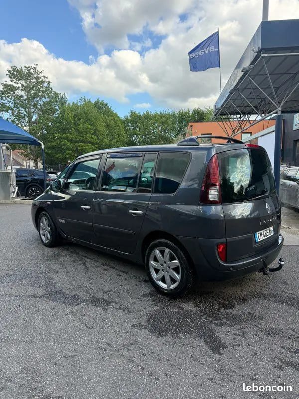 Renault Espace 4 Phase 4 2.0 DCI 130Ch RIEN À PRÉVOIR · photo 2