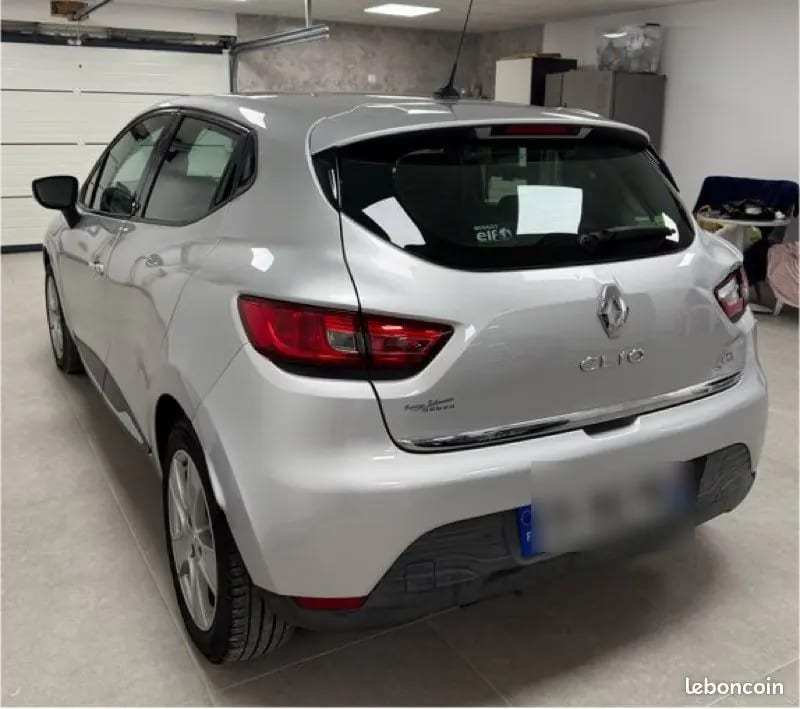 Renault Clio 4 / IV 5 Portes 1.5 dCi 90 cv · photo 3